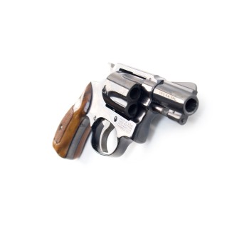 Revolver Smith & Wesson 36 Chiefs Special Cal 38 Special 2